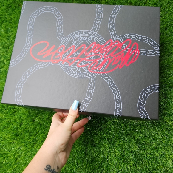 NIB Versace Silver Sparkle Chain Reaction Sneakers 8 US Made in Italy - Picture 4 of 5